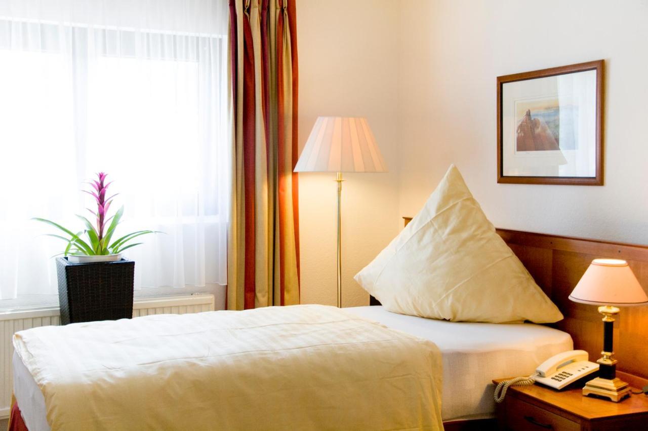 Hotel Koelner Hof Refrath Μπέργκις Γκλάντμπαχ Εξωτερικό φωτογραφία